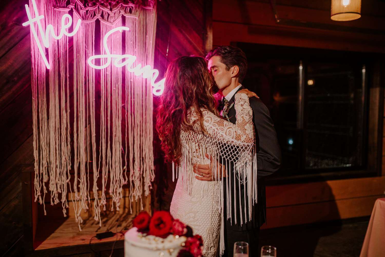 Creative ideas for aesthetic neon signs at weddings