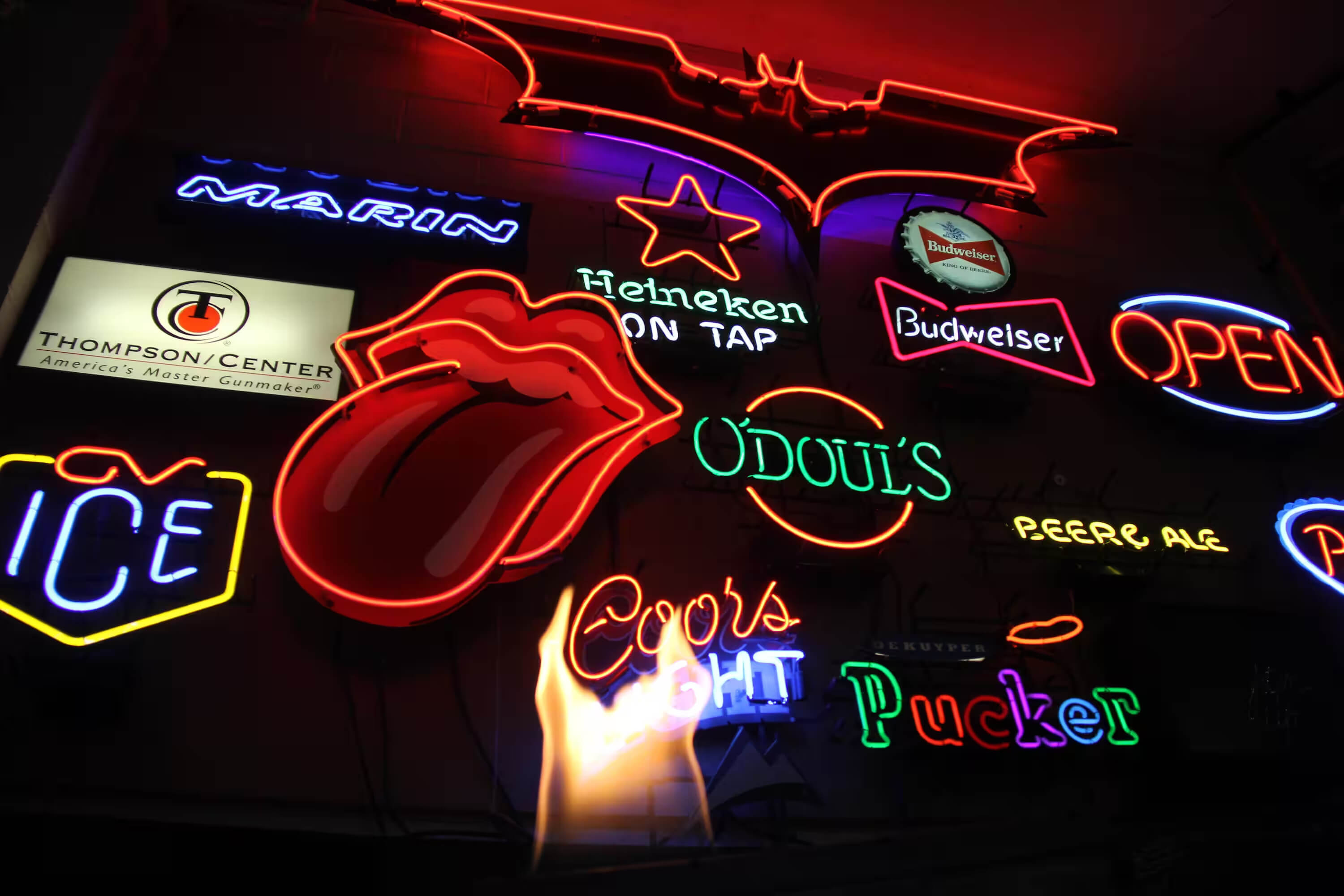 Want a unique sign? Check out this custom neon signs hub!