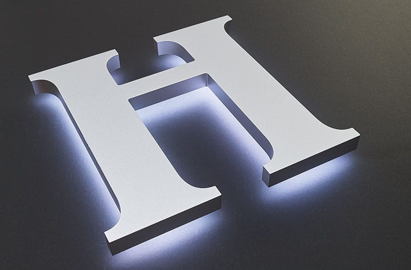 Halo lit letter sign